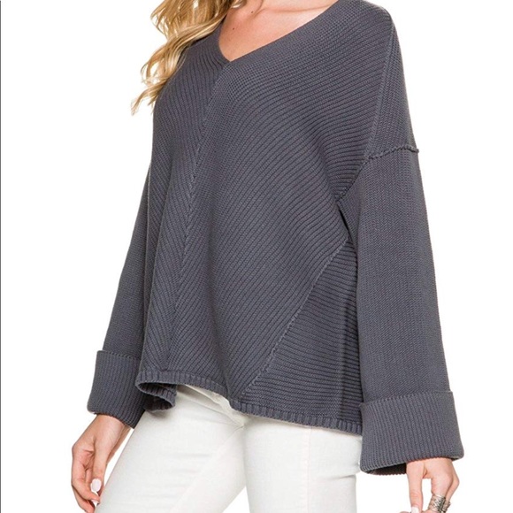 Free People Sweaters - FREE PEOPLE LA BREA V NECK PULLOVER KNIT SWEATER